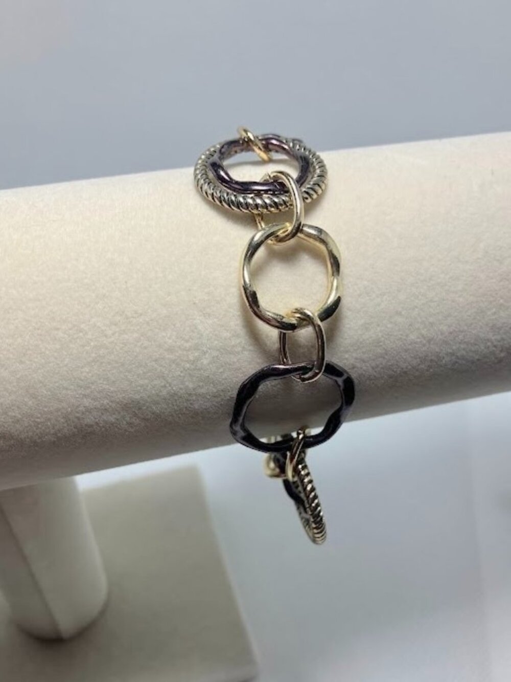 Dana Buchman Gold And Bronze Tone Circle Link Bracelet Lightweight Textured